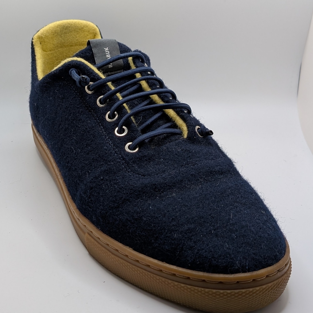 Baabuk Urban Wooler, Dark Blue Wool Sneakers with Yellow Accent